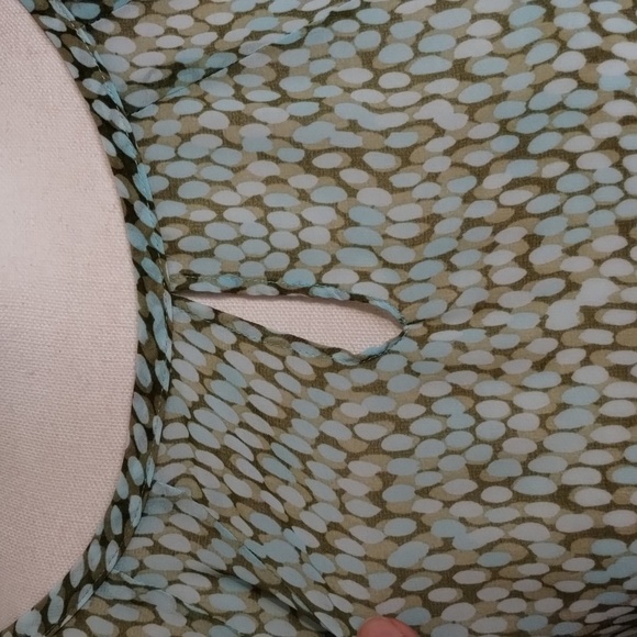 CAbi Blouse 602 Size Medium Pebble Blue Green Print Sheer Flowy Shirt Sleeve - Picture 2 of 12